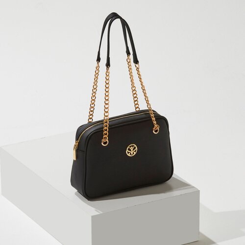 Black Plain Chain Detailed Shoulder Bag