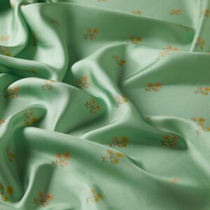 ipekevi - Green Vintage Wall Twill Silk Scarf (1)