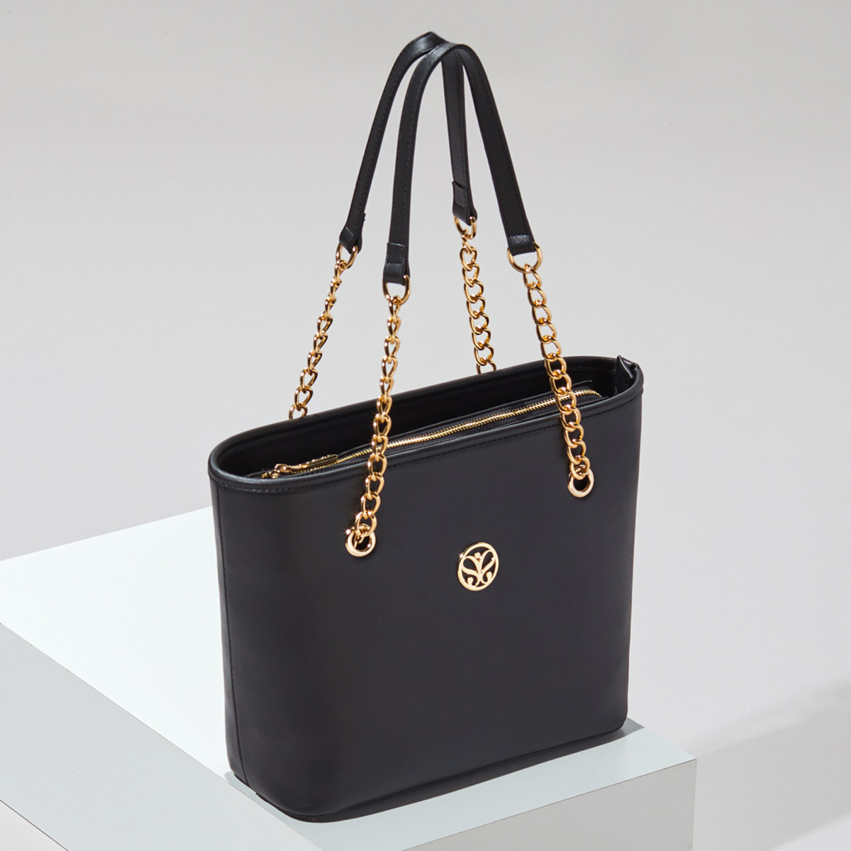 plain black shoulder bag